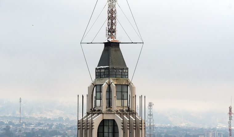 El frío extremo se mantiene con máximas que no superan los 9 °C.