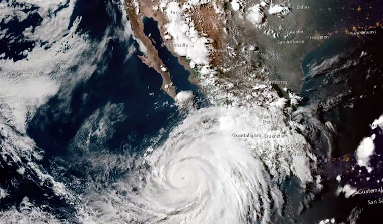 Huracán Hilary Hilary avanza hacia suelo de Estados Unidos. Foto: NOAA