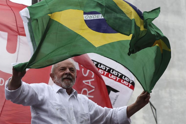 Lula recibió a Orsi. Foto: EFE