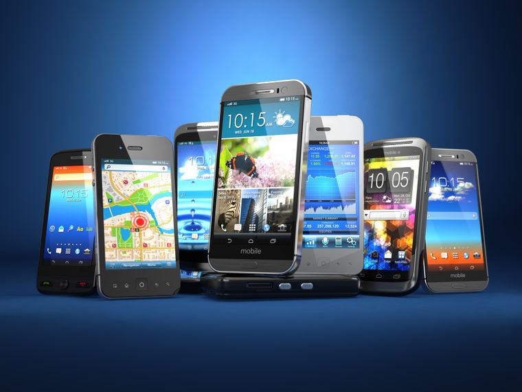 Los teléfonos pequeños desaparecen del catálogo de los grandes fabricantes de celulares en 2026.