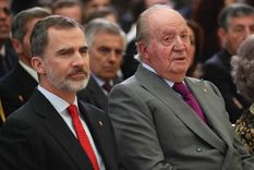 Felipe VI y su padre, en crisis.