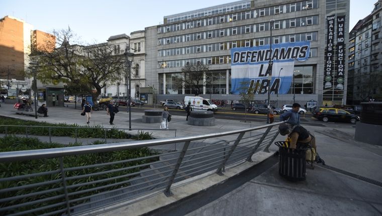 La UBA resolvió llevar la controversia respecto a quién debe ejercer el control interno sobre las casas de altos estudios ante el Poder Judicial. Foto: Juan Mateo Aberastain Zubimendi / MDZ.