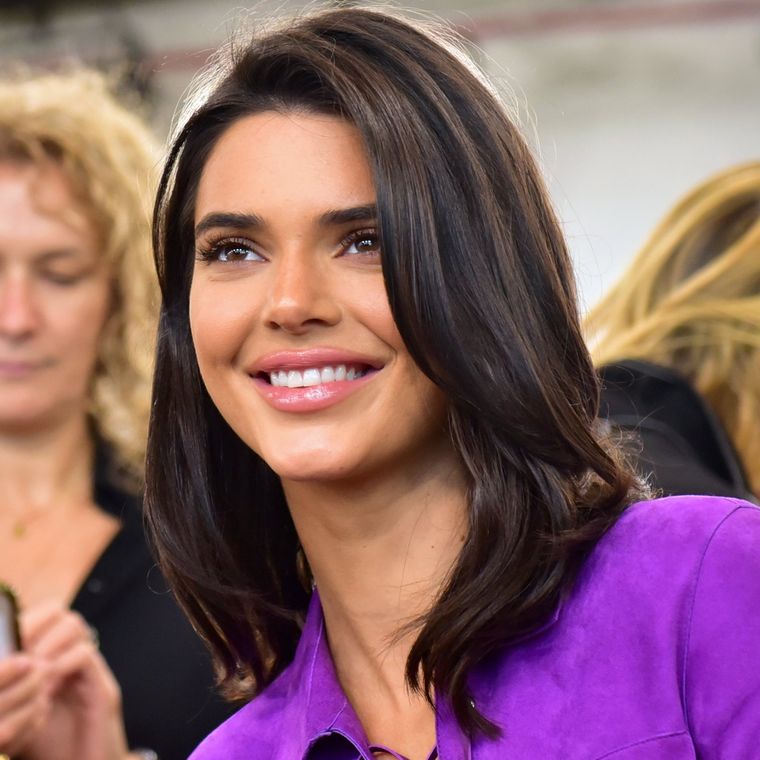 El pelo, tanto con su corte como con su peinado, también ayuda a que te veas más alta Foto: PopSugar