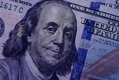 El dólar blue cerró el viernes a $1200 y así se mantiene Foto: Walter Moreno / MDZ. Foto realizada con Moto G72