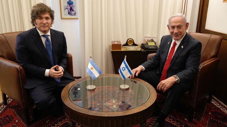 El presidente Javier Milei con el primer ministro de Israel, Benjamín Netanyahu, durante su reunión bilateral. El presidente Javier Milei con el primer ministro de Israel, Benjamín Netanyahu, durante su reunión bilateral.