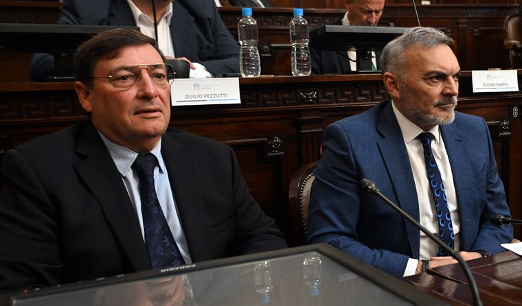 Omar Parisi y Félix González se diferenciaron del bloque peronista y acompañaron el proyecto de Reforma de la Constitución.&nbsp;&nbsp;