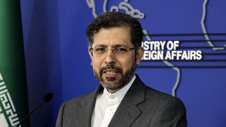 El viceministro de Relaciones Exteriores de Irán, Saeed Khatibzadeh, le advirtió a EE.UU. que no se una a los ataques israelíes.