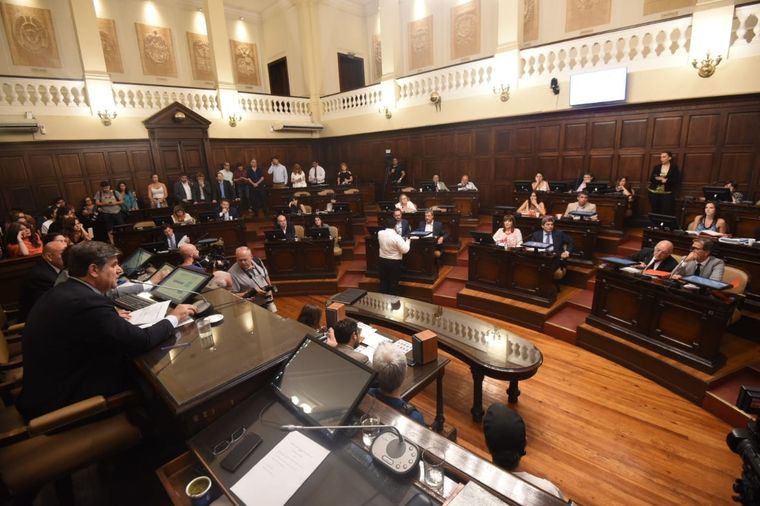 Senado de Mendoza Senadores aprobaron el retorno de la 7722. Foto: Pachy Reynoso