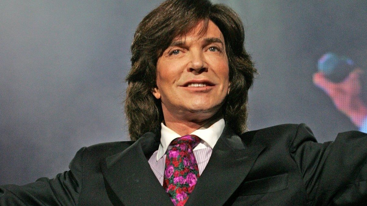 Las impactantes cifras de Camilo Sesto: discos vendidos y canciones  registradas