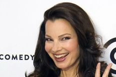 La actriz Fran Drescher lleva como nadie los pantalones anchos, o wide leg, un ítem de moda, muy favorecedor. Foto: Shutterstock