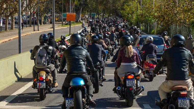 Más de 5 mil motos clásicas recorrieron Buenos Aires en el Distinguished Gentlemans Ride 2025