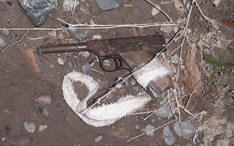 Tupungato: arma de fuego en siniestro. (Fuente: El Cuco Digital).