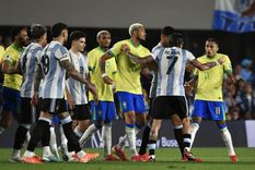 La AFA le dedicó una original gastada a Brasil en redes sociales. Foto: Fotobaires La AFA le dedicó una original gastada a Brasil en redes sociales. Foto: Fotobaires