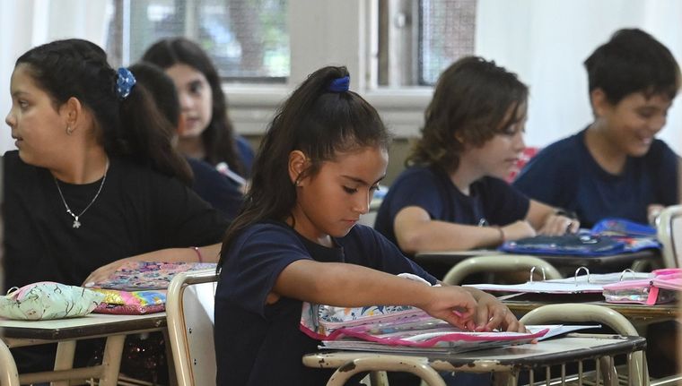 Los alumnos de escuelas de gestión privada recibirán una ayuda económica Foto: Télam