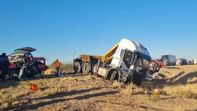 Un camión y un auto fueron partícipes del choque.&nbsp;