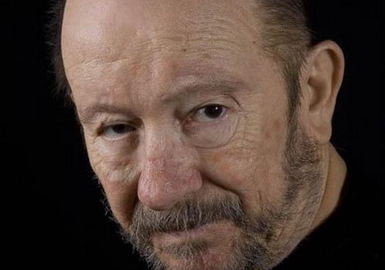 La noticia la dieron sus familiares.