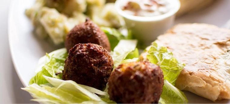 El falafel es muy consumido debido a las propiedades que posee el garbanzo, su ingrediente principal. Foto: Pixabay