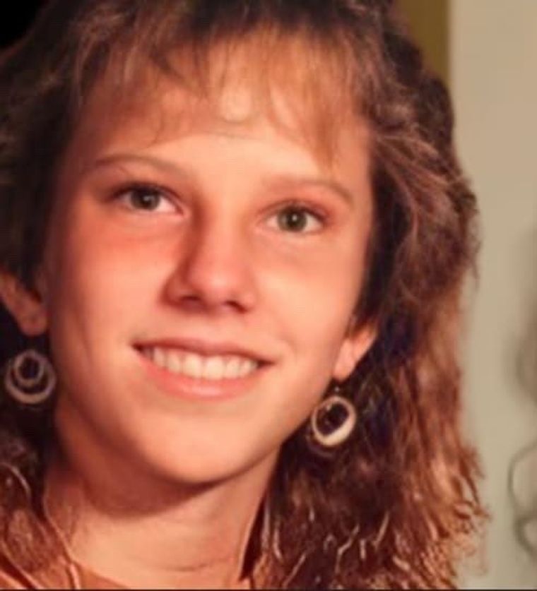 Colleen Slemmer tenía 19 años cuando fue asesinada por Christa Pike. Colleen Slemmer tenía 19 años cuando fue asesinada por Christa Pike.