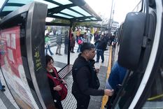 cada vez se usa menos el transporte publico en el amba: los motivos