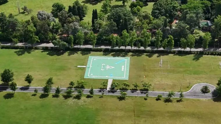 El helipuerto lindero a la mansión atribuido a Claudio Tapia. Foto: Clarín