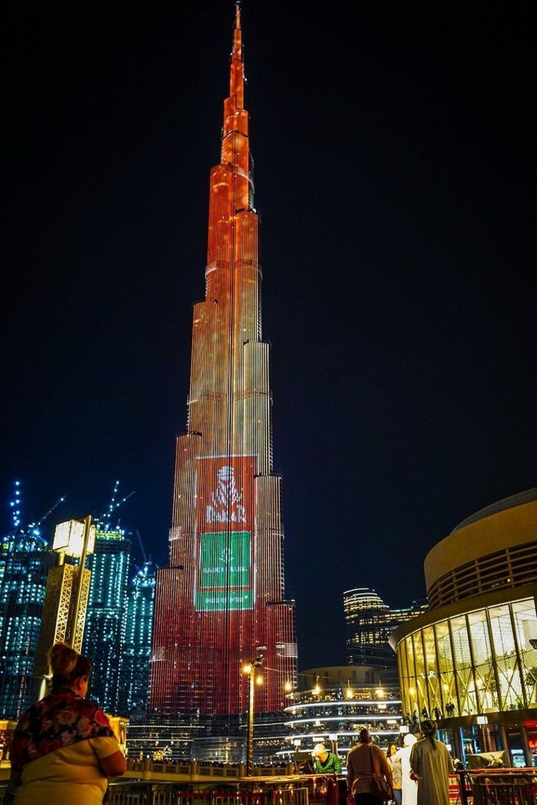 El Burj Khalifa se vistió de Dakar