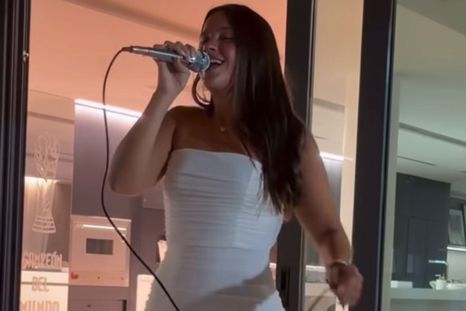 Lionel Messi compartió una historia de su sobrina, Morena, cantando en Año Nuevo y se volvió viral en redes. Lionel Messi compartió una historia de su sobrina, Morena, cantando en Año Nuevo y se volvió viral en redes.