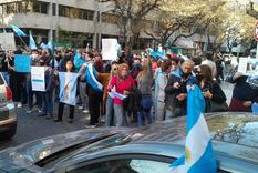 17a: uno y otro lado del banderazo en mendoza