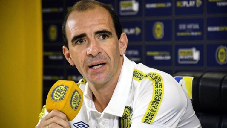 Somoza habría renunciado como DT de Rosario Central.