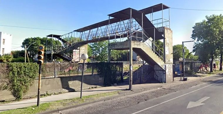 Imagen del puente en el que se quiso matar el asesino (Foto de Archivo) Foto: Noticias Argentinas
