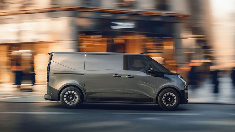 Renault inicia una nueva etapa de su ofensiva en vehículos comerciales con el Trafic Van E-Tech eléctrico