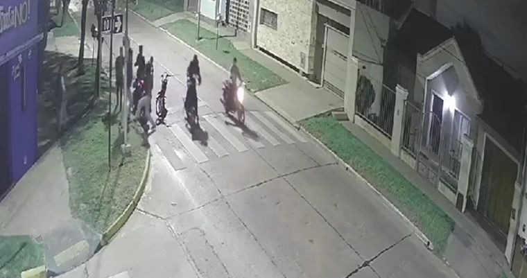 El hecho ocurrió en el cruce de las calles 511 y 10 bis, en la localidad de Ringuelet.  Foto: Captura de pantalla