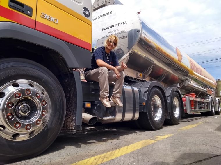 Ser conductora de camiones, una elección de vida diferente. Foto: Gentileza