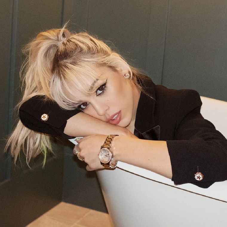 El costosísimo bolso de Danna Paola Foto: Instagram @dannapaola