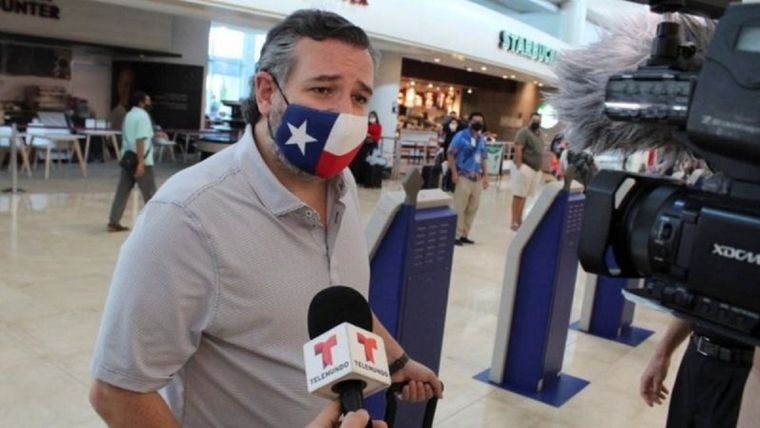 Cruz regresó a Estados Unidos tras recibir fuertes críticas por su viaje en medio de la crisis del estado que representa. Foto: REUTERS