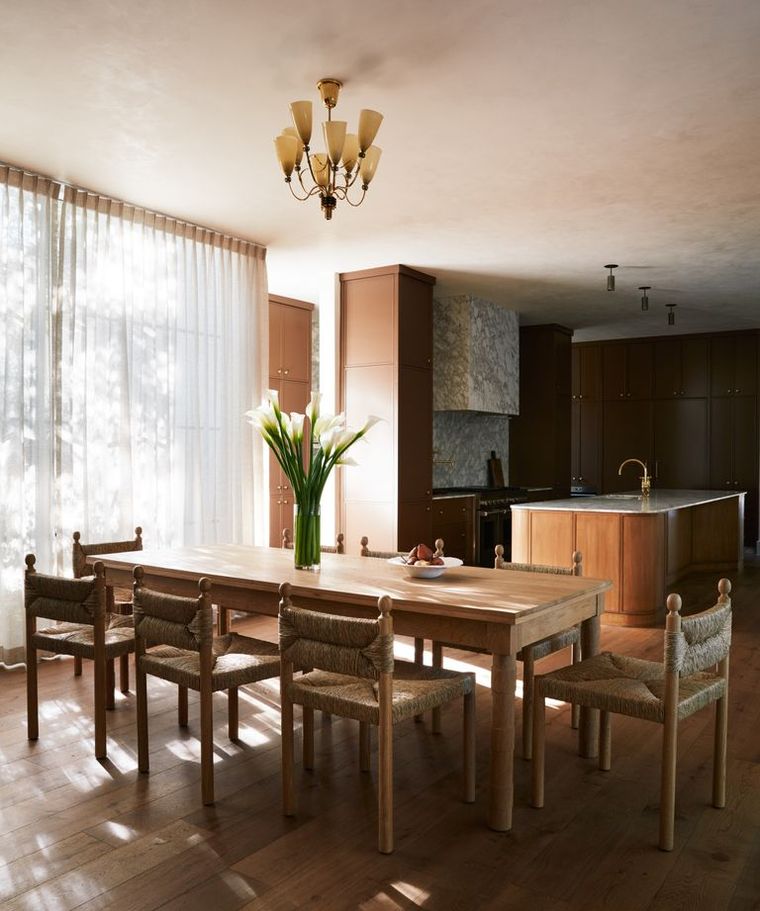 Un espacio bien diseñado se integra. Perdura. Evoluciona. Y las mejores decisiones de diseño, como los mejores muebles, son las que perduran en el tiempo. Créditos: Tim Lenz. Diseño de Molly Kidd Studio. Un espacio bien diseñado se integra. Perdura. Evoluciona. Y las mejores decisiones de diseño, como los mejores muebles, son las que perduran en el tiempo. Créditos: Tim Lenz. Diseño de Molly Kidd Studio.