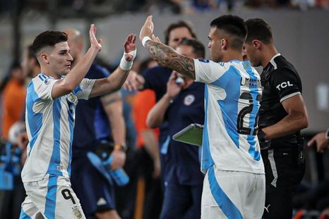 Julián y Lautaro, los goleadores argentinos. Foto: EFE Julián y Lautaro, los goleadores argentinos. Foto: EFE