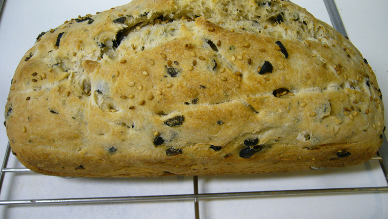 En algunas versiones de esta receta se agregan hierbas aromáticas. En algunas versiones de esta receta se agregan hierbas aromáticas.