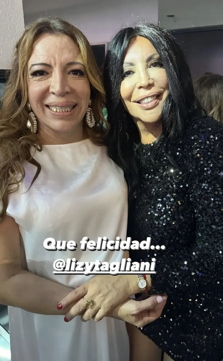 Otro recuerdo compartido entre las celebridades. Otro recuerdo compartido entre las celebridades.