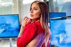 con una diminuta bikini, romina malaspina poso frente al espejo