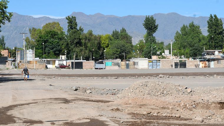La ex playa de secuestros empieza a dejar atrás años de abandono con un proyecto habitacional que busca integrar la zona al tejido urbano. La ex playa de secuestros empieza a dejar atrás años de abandono con un proyecto habitacional que busca integrar la zona al tejido urbano.
