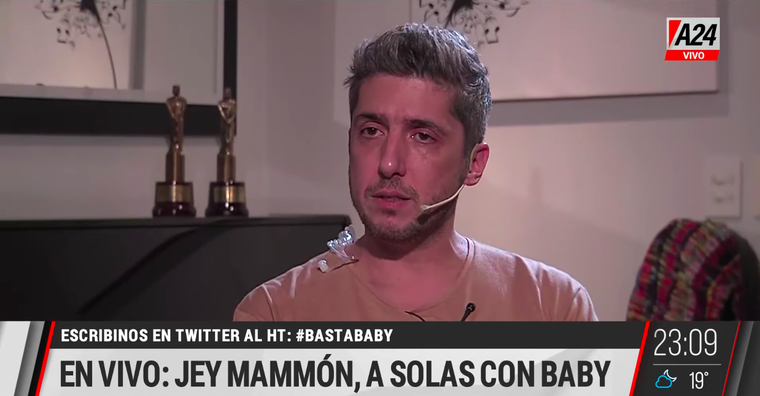 Jey Mammon en mano a mano con Baby Etchecopar.