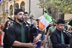 El tradicional desfile de San Patricio en Avenida de Mayo. Foto: GCBA