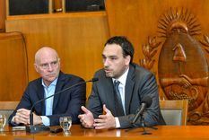 El ministro Rodolfo Montero y el presidente de la Suprema Corte, Dalmiro Garay, durante su intervención en el evento de salud.