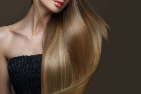 Crea tu mascarilla casera de aceite de coco y miel para lucir tu cabello nuevo. Foto: Sulimays