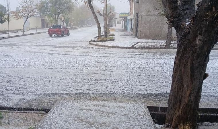 Se espera que la tormenta continúe a lo largo de este domingo. 