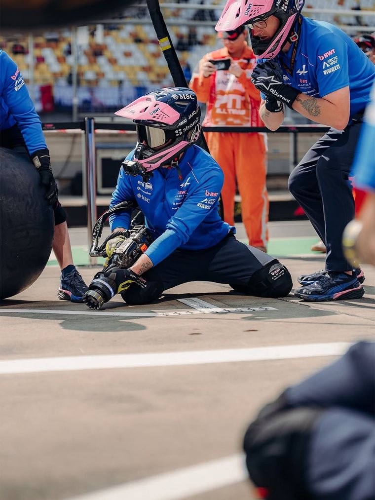 Alpine mejoró sus tiempos en boxes y dejó atrás uno de los puntos más débiles de 2025. Alpine mejoró sus tiempos en boxes y dejó atrás uno de los puntos más débiles de 2025.