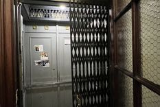 El ascensor donde nació la red social de michis Foto: Twitter: @santiidelson