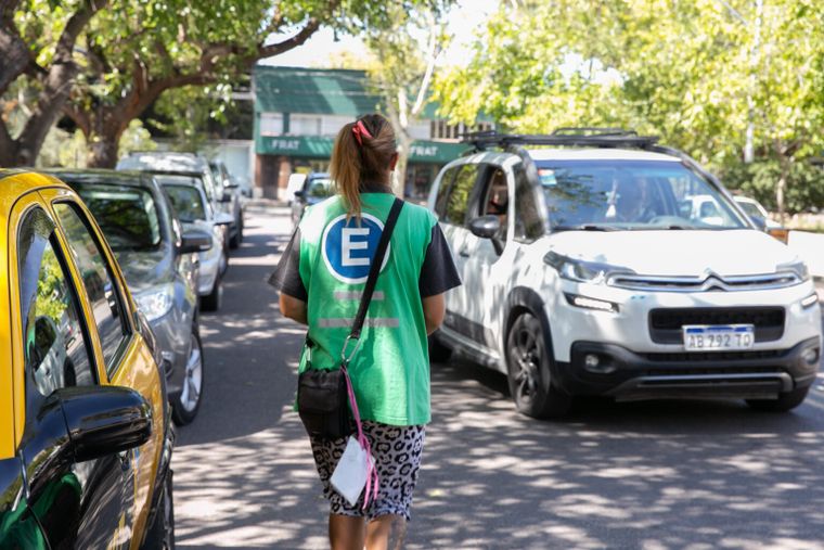 Estacionamiento medido especial en el centro de Mendoza durante las fiestas de fin de año. Estacionamiento medido especial en el centro de Mendoza durante las fiestas de fin de año.