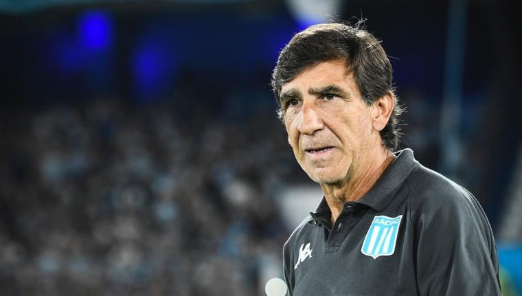 Gustavo Costas tomó una decisión con un futbolista que fue clave en su proceso. Foto: FotoBaires