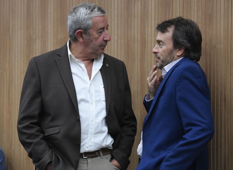 Cobos y Nieri fueron dos de los diputados radicales que salieron a cruzar al ministro Foto: Telam